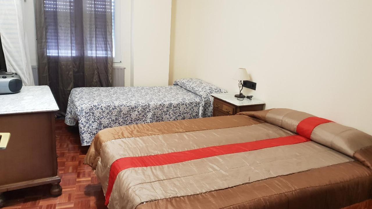 Apartamentos Salamanca Puerta Zamora, Centro, Wifi Con Salon Y 2 Dormitorios, Parking Bagian luar foto
