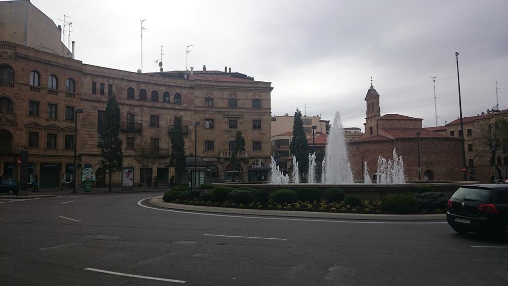 Apartamentos Salamanca Puerta Zamora, Centro, Wifi Con Salon Y 2 Dormitorios, Parking Ruang foto