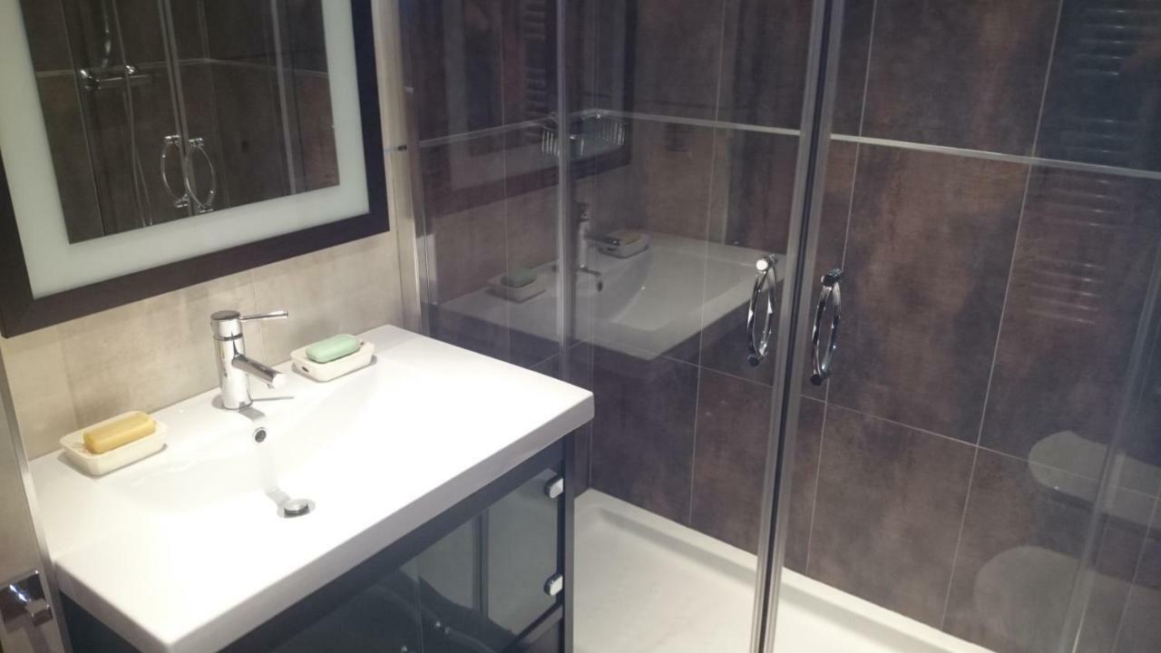 Apartamentos Salamanca Puerta Zamora, Centro, Wifi Con Salon Y 2 Dormitorios, Parking Bagian luar foto