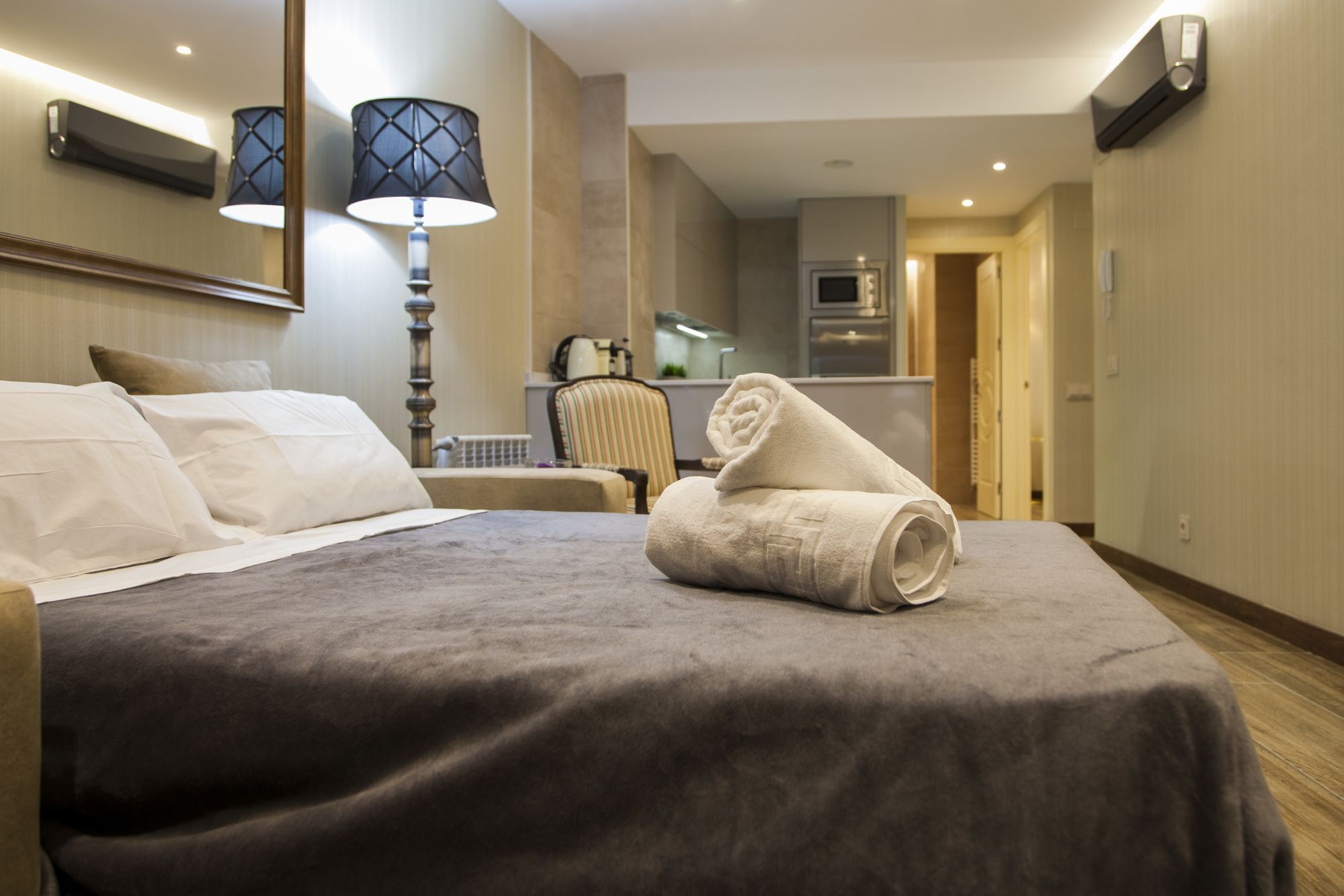 Apartamentos Salamanca Puerta Zamora, Centro, Wifi Con Salon Y 2 Dormitorios, Parking Bagian luar foto